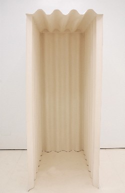 Angustia Branca,
2011,
installation, fiberglass, painting,
cm 200 x 70 x 110 (each),
detail