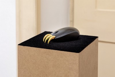 Impetuosa è l'ombra, 2020, sculpture, plastic mouse and glazed terracotta, cm 13,5 x 7 x 4, ed. 3