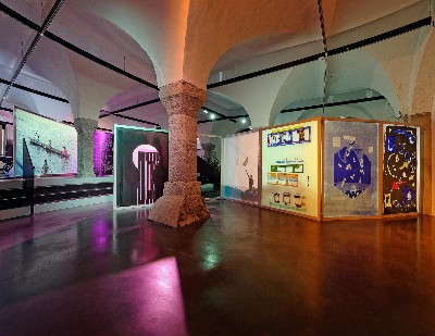 Sister Ship,
2015
exhibition view,
Centre dart contemporain La Halle des bouchers de Vienne, Vienne, France,
photo: Blaise Adilon