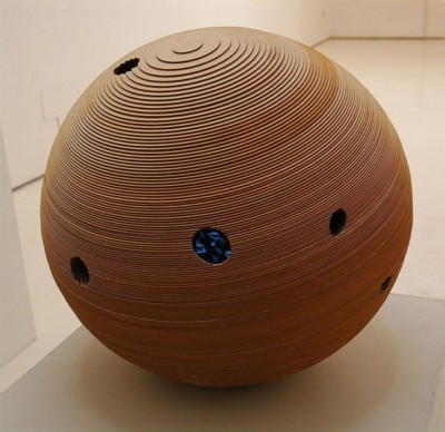 Miniverse 1. Interplanetary system,
2008,
video sculpture, wood, 6 videoscreens,
cm 45,
in collaboration with Hans Focketyn,
audio-design: Asako Fujimoto
