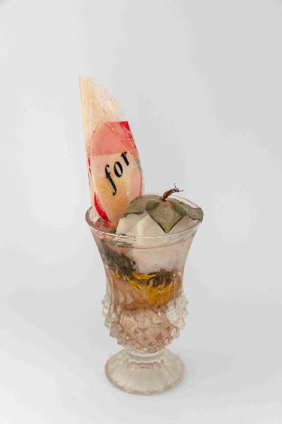For Forever, 2021,
Unfinished sentence from a damaged artwork Various fresh and dried flowers Pleasure egg turned inside out,
Last studio party confetti,
Physalis husk,
mdma,
resin